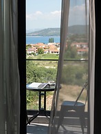 Acropol Golden Suites