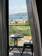 Acropol Golden Suites