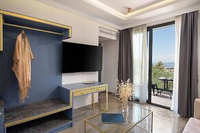 Acropol Golden Suites