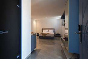 Acropol Golden Suites