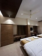 The Paradise Hotel - Luxury Stay