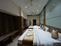 The Paradise Hotel - Luxury Stay