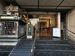 The Paradise Hotel - Luxury Stay