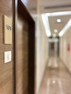 The Paradise Hotel - Luxury Stay