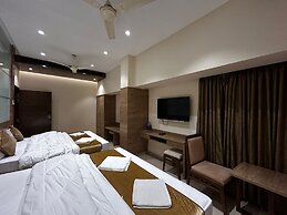 The Paradise Hotel - Luxury Stay