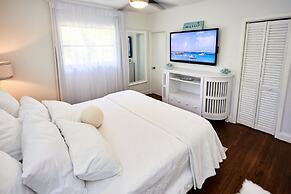 Miami Pool Oasis in El Portal