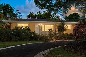 Miami Pool Oasis in El Portal