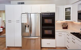 Miami Pool Oasis in El Portal