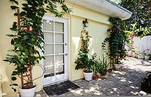 Miami Pool Oasis in El Portal