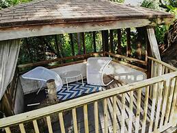 Miami Pool Cottage in El Portal