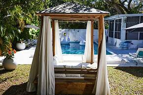 Miami Pool Cottage in El Portal