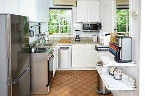 Miami Pool Cottage in El Portal