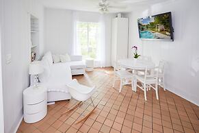 Miami Pool Cottage in El Portal