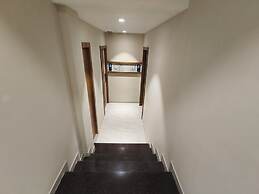 Hotel Prime Suites Airoli