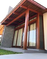 Canyons Guest House