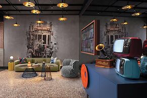 Moxy Istanbul Taksim