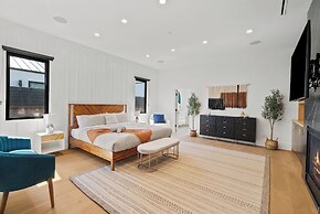 Lake Street-  Venice Open Designer House w Pool