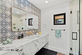 Lake Street-  Venice Open Designer House w Pool