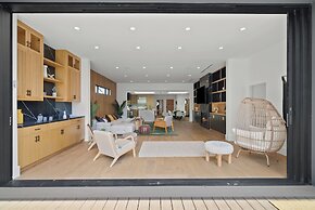 Lake Street-  Venice Open Designer House w Pool