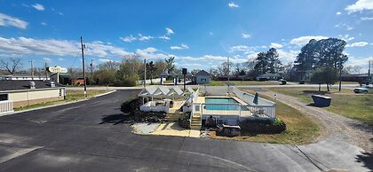 Twin Lakes Inn