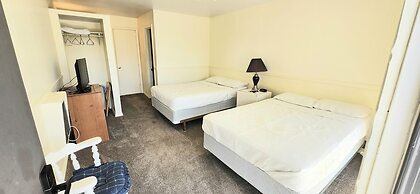 Twin Lakes Inn