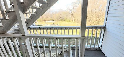 Twin Lakes Inn