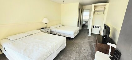 Twin Lakes Inn
