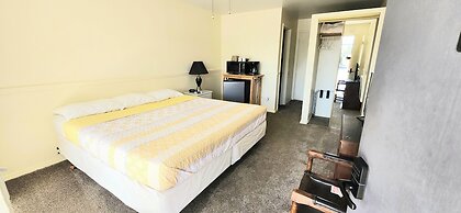 Twin Lakes Inn