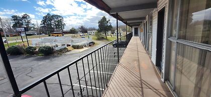 Twin Lakes Inn