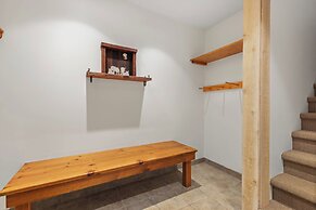 Foxglove 32 by Whistler Premier