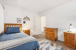 Foxglove 32 by Whistler Premier