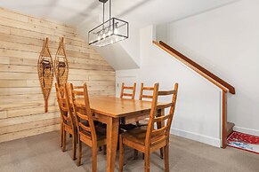 Foxglove 32 by Whistler Premier