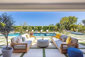 Malibu Luxury 4 BR Home w Pool and Ocean Views