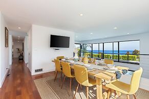 Malibu Luxury 4 BR Home w Pool and Ocean Views