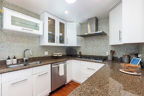 Malibu Luxury 4 BR Home w Pool and Ocean Views