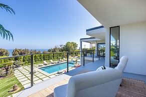 Malibu Luxury 4 BR Home w Pool and Ocean Views