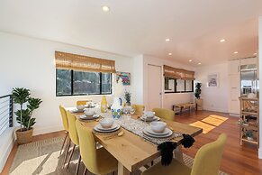 Malibu Luxury 4 BR Home w Pool and Ocean Views