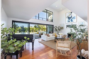 Malibu Luxury 4 BR Home w Pool and Ocean Views