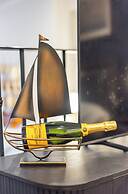 King Bed Luxury View - Captains Retreat