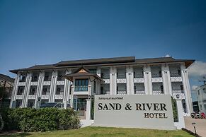 Sand & River Hotel