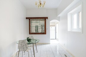 Charming Home in Little Portugal