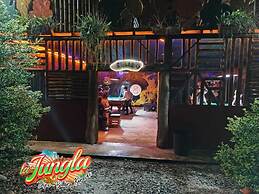 THE JUNGLE Vacation Home