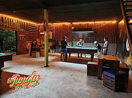 THE JUNGLE Vacation Home