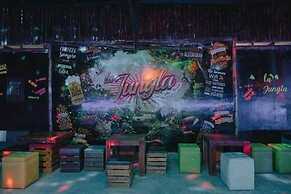 THE JUNGLE Vacation Home