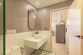 One bedroom Palmetto Condo Karon A 606