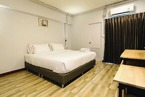 The Ten Hotel Thippanate
