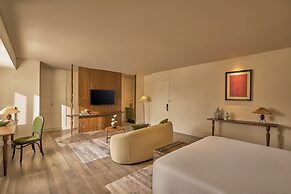 M Village Hotel Premier Thi Sach