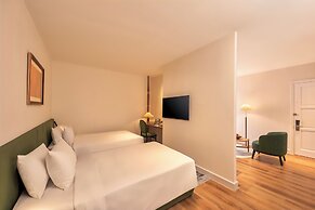 M Village Hotel Premier Thi Sach