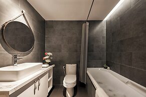 M Village Hotel Premier Thi Sach