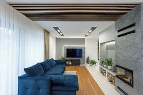 Luxurious Villa With Pool Near Energylandiai